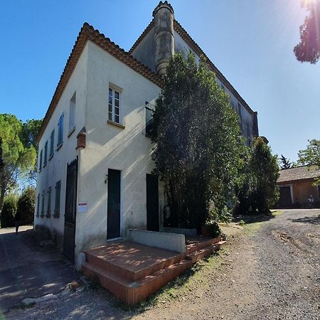 Apartment With Pool Amid Vineyards And Near The Beach Mèze Eksteriør billede