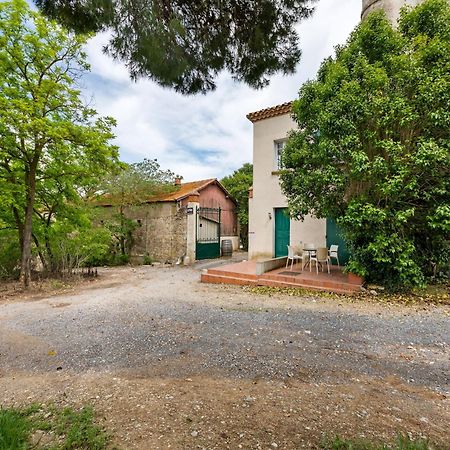 Apartment With Pool Amid Vineyards And Near The Beach Mèze Eksteriør billede